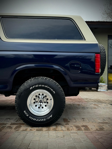 Ford Bronco XLT V8 302