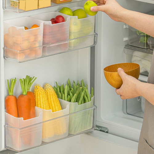 La Caja De Almacenamiento Con Puerta Lateral Del Refrigerado