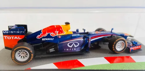 Miniatura Red Bull Rb9 - Sebastian Vettel W.champion 2013 F1