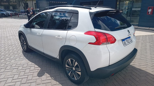 Peugeot 2008 1.6 Feline am20