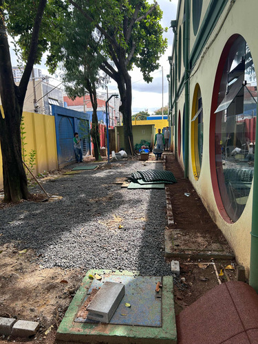 Instalação De Piso Drenante De Borracha