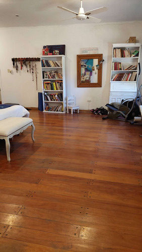 Venta- Casa Enorme Con Jardín Y Pileta, Hurlingham