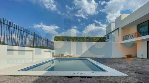 Casa Nueva En Venta En Cumbres Del Lago Con Alberca
