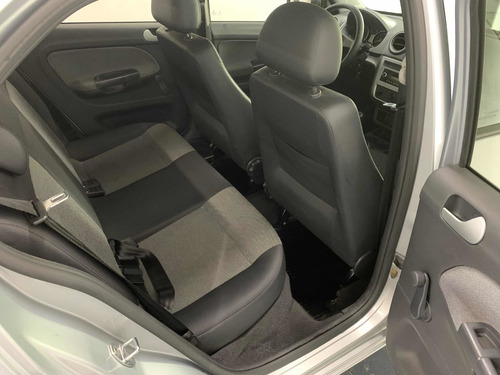 Volkswagen Voyage 1.6 Comfortline Plus 101cv 2013