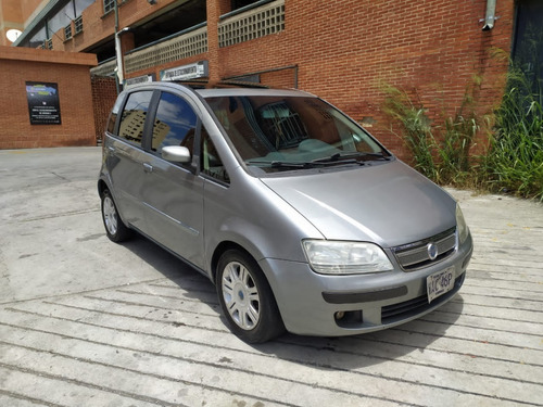 Imagen 3 de 9 de Fiat Idea Hlx Sincronico 1.8 Lts