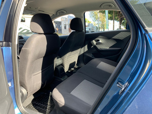 Volkswagen Vento 2.0 Confortline Mt