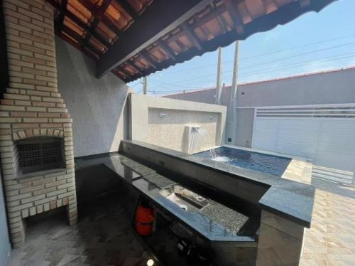 Imagem 4 de 10 de Casa Nova Com Belo Acabamento E Com Piscina Prox A Pista