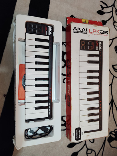 Controlador Midi Akai Lpk25