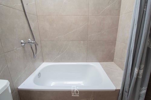 Venta Casa Carrasco - 3 Dormitorios - Living + Comedor -3 Baños -jardín Parrillero - Cochera