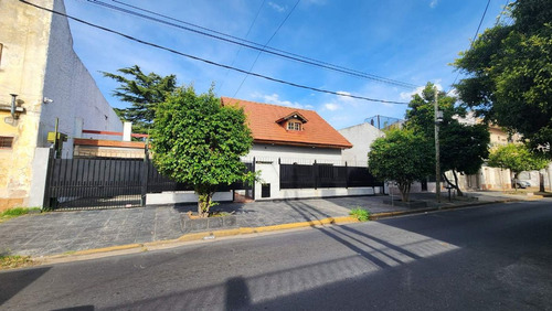 Venta Casa Ramos Mejia Doble Lote Pileta