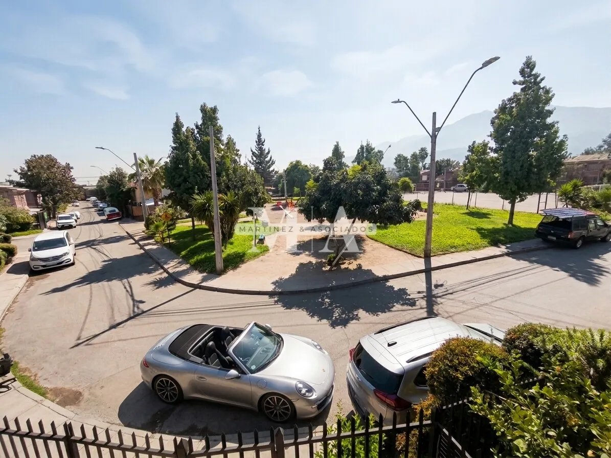 Imagen 4 de 29 de Venta Casa 3d/1b + 8 Ambientes + Estacionamiento Casas Vi
