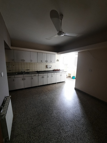 Imagen 7 de 14 de Amplo Y Hermoso Semipiso En Colon Esquina Cañada!
