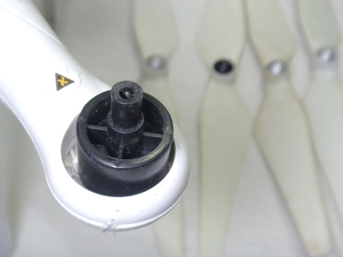 Drone De Mentira Phantom 3 Enfeite Para Quebrar Vazio (Usado)