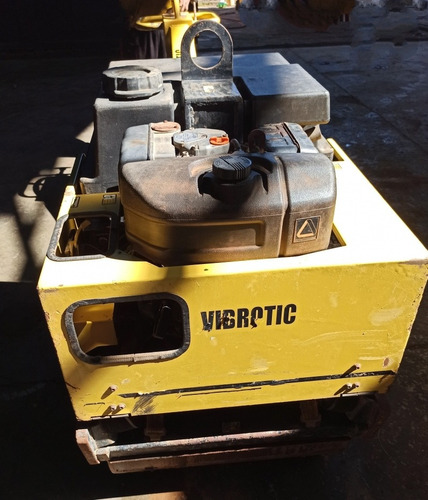 Imagen 2 de 7 de Compactador De Asfalto De Doblerodillo Marca Vibrotic Wdr65