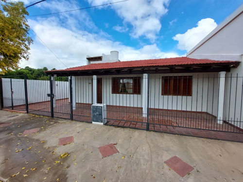 Hermosa Casa Con 4 Habitaciones + Pileta + Quincho