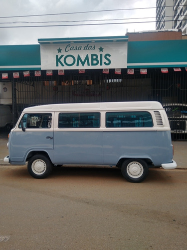 Volkswagen Kombi 1.6 Std 3p Gasolina 2003