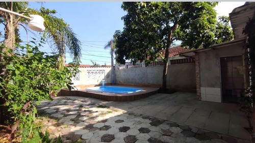 Imagem 3 de 21 de Casa Com Piscina Em Itanhaém Próximo Da Praia