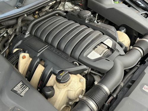 Porsche Cayenne 4.8 V8 S 5p