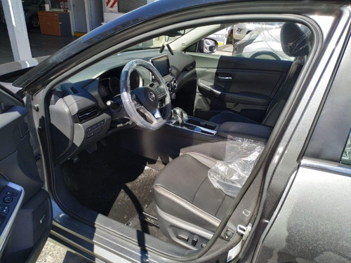 Imagen 16 de 25 de Nissan Sentra Exclusive Cvt (c)