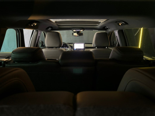 Jeep Commander 2.0 TD380 TURBO DIESEL OVERLAND AT9