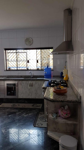 Casa Com 3 Quartos , 3 Banheiros , Duas Vagas De Garagem