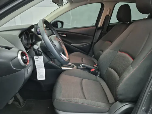 Mazda Touring edición carbón edition 1.5