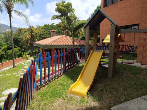 Townhouse Con Terraza Y Jardín Lomas De La Trinidad 300 M2