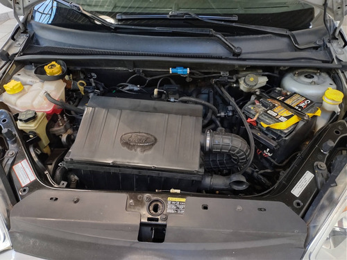 Imagem 12 de 12 de Ford Fiesta 1.6 Mpi Hatch 8v Flex 4p Manual