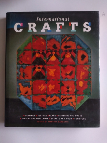Libro - International Crafts (Reacondicionado)