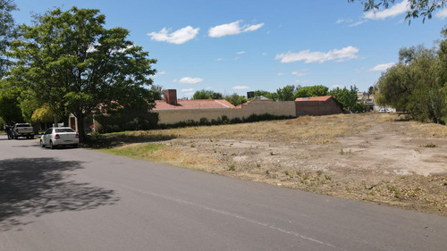 Lotes Únicos En Barrio Belgrano, A Metros Del Parque Y Tenis Club