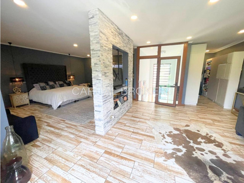 Moderna Casa En Venta: Espacio, Confort Y Estilo (dg)