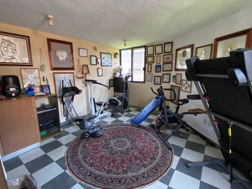 Casa En Venta En Tlalpan, Amplia,iluminada Y Con Jardín