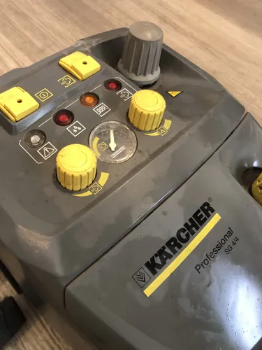 Limpiadora A Vapor Profesional Sg 4/4 Karcher (Usado)