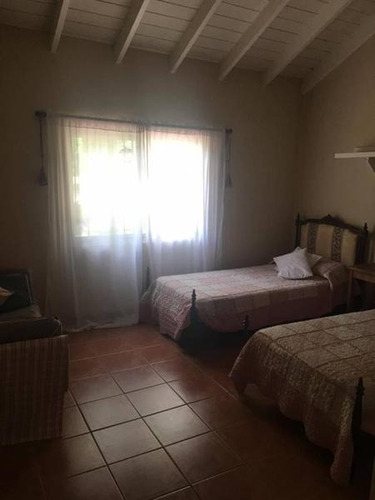 Imagen 8 de 16 de Reed Vende Excelente Quinta Reciclada A Nuevo.