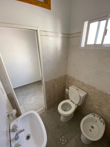Imagen 11 de 19 de Excelente Duplex De 3 Ambientes. Reciclado A Nuevo
