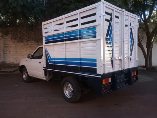 Nissan NP300 2.4 Chasis Dh Mt