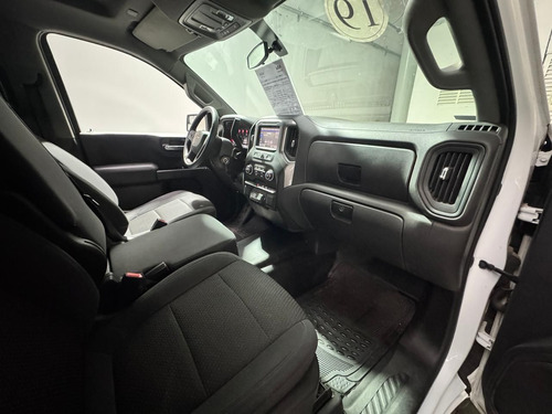 Chevrolet Silverado 4.3 V6 1500 WT Cabina Regular 4x2 At