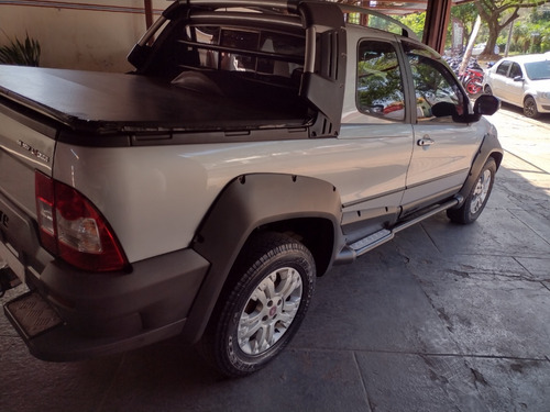 Imagem 4 de 15 de Fiat Strada Adventure 1.8 Flex Cab. Dupla