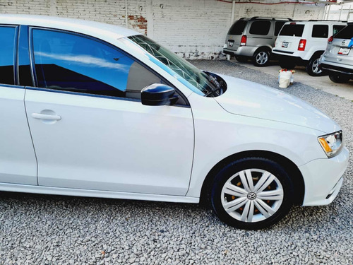 Imagen 15 de 15 de Volkswagen Jetta 2017 2.5 Comfortline Mt
