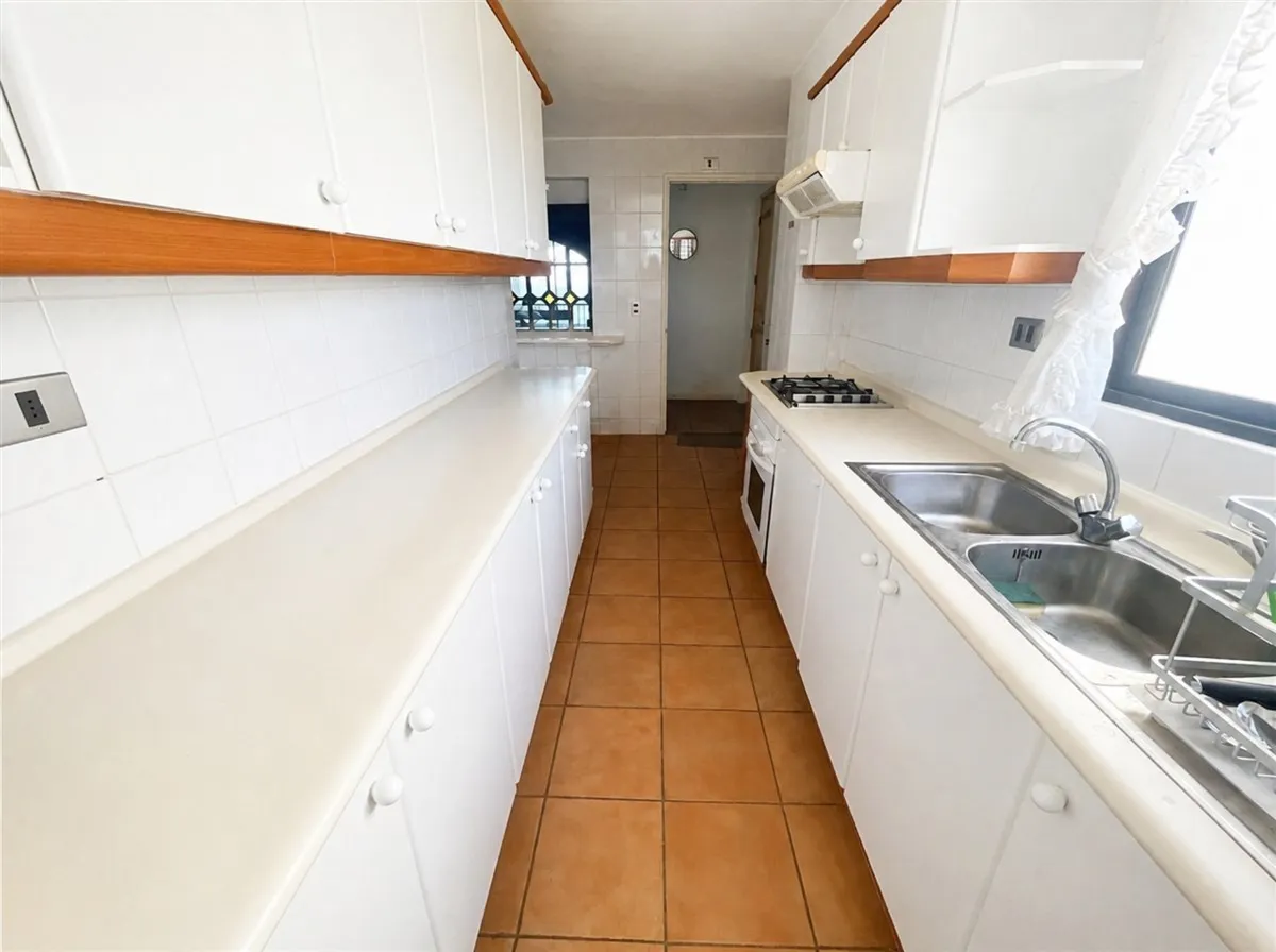 Imagen 5 de 14 de Luminoso Departamento En Venta En Marbella
