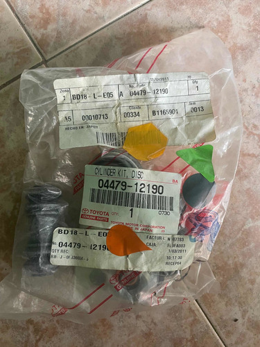 Imagen 2 de 3 de Kit Juego Caliper De Rueda Trasera Toyota Corolla 89-2002