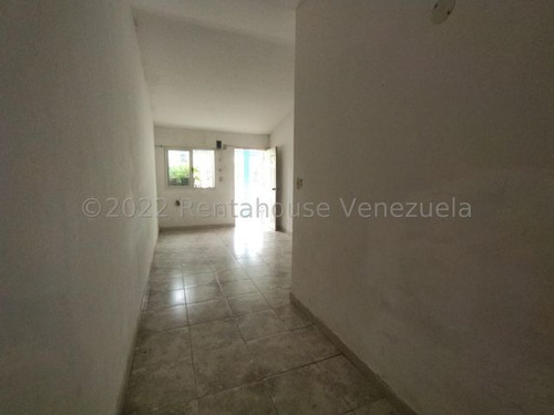 Imagen 6 de 24 de Amplia Casa Urb. San Antonio De Palo Negro 23-13073 Ejc 04243439046