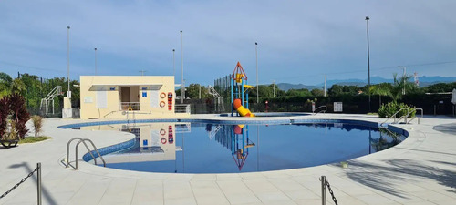 Imagen 11 de 16 de Alquiler Apartamento Vacacional En Ricaurte - Girardot Por Días, Completamente Dotado, Con Vista A Las Piscinas, Tv Satelital, Wifi Y Parqueadero Privado.