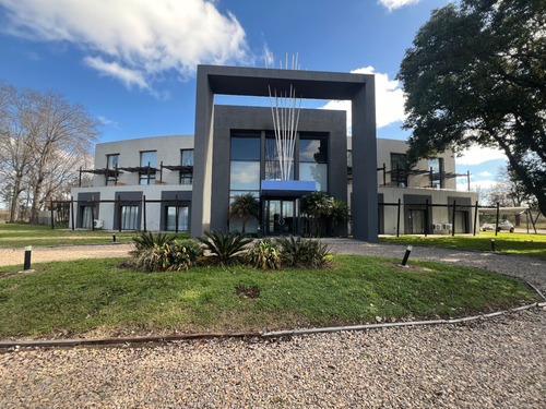 Exclusivo Depto En Venta En Carpinchos De Otamendi Luxury Residencial