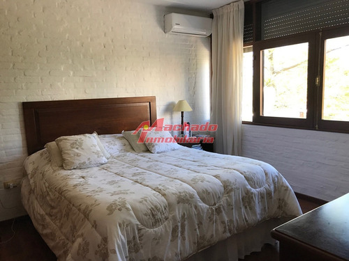 Casa En Mansa 4 Dormitorios Con Piscina Y Barbacoa- Ref: 5471
