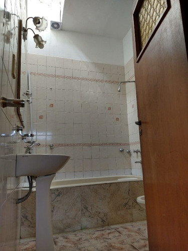 Imagen 9 de 14 de Departamento Tipo Casa En Venta En Lanus Este