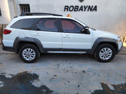 Imagen 5 de 25 de Fiat Palio Weekend Lock 2016