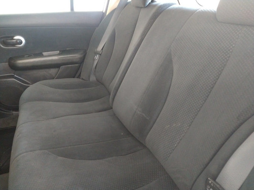 Imagen 5 de 11 de Nissan Tiida Hb Emotion Color Blanco 2011