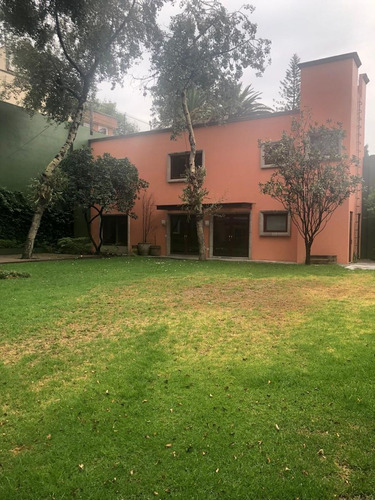 Imagen 2 de 10 de Espectacular Residencia