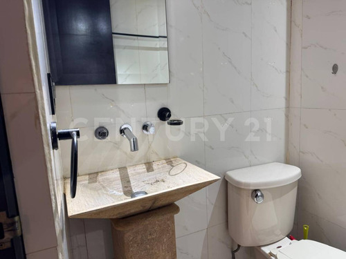 Departamento En Renta En Paseos De Taxqueña, Cdmx
